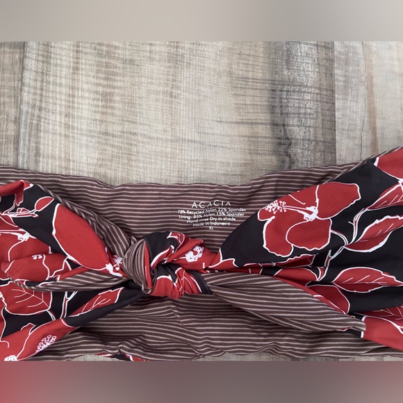 Acacia Swim Set, XL Baker Top & L Echo Bottom in Mid Pacific - Picture 4 of 8